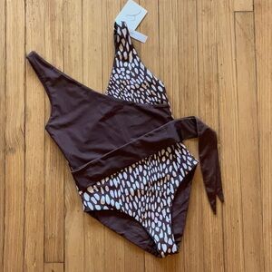 Baiia Reversible Wrapsuit